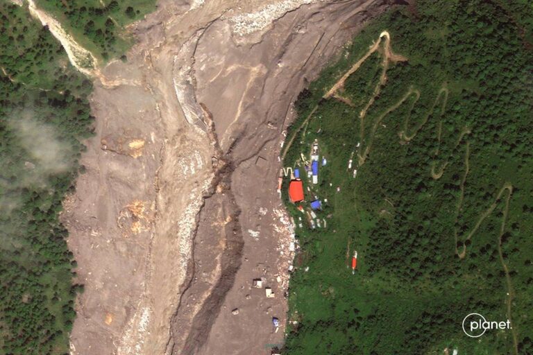 Um dia após enchente catastrófica, terremoto de magnitude 5 atinge Tibete um-dia-apos-enchente-catastrofica,-terremoto-de-magnitude-5-atinge-tibete