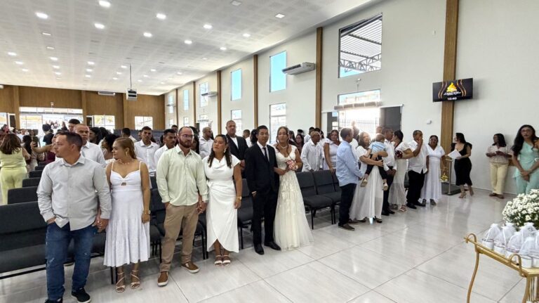 enfim-juntos:-64-casais-oficializam-uniao-em-casamento-coletivo-realizado-em-barreiras