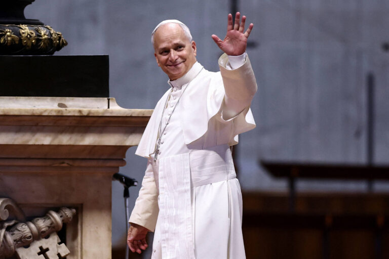 papa-leao-14-alerta-para-risco-da-humanidade-se-tornar-vitima-da-ia