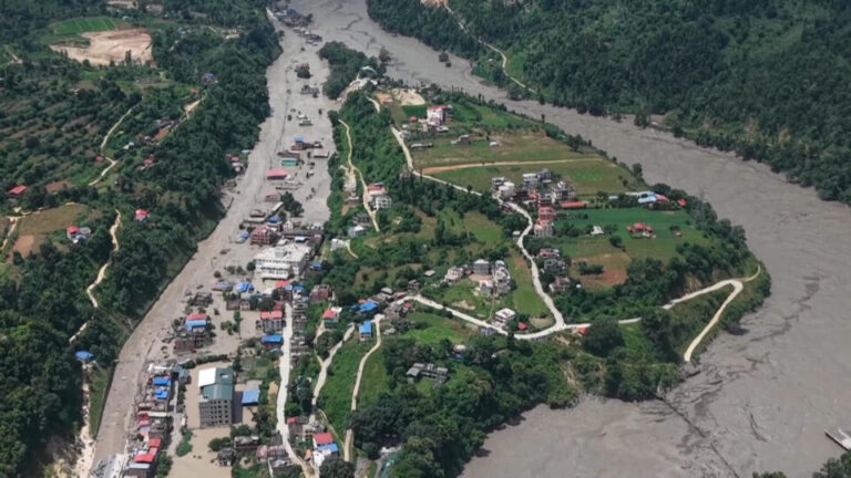 tragedia-no-nepal-e-tibete-soma-676-mortos-e-quase-3-mil-desaparecidos