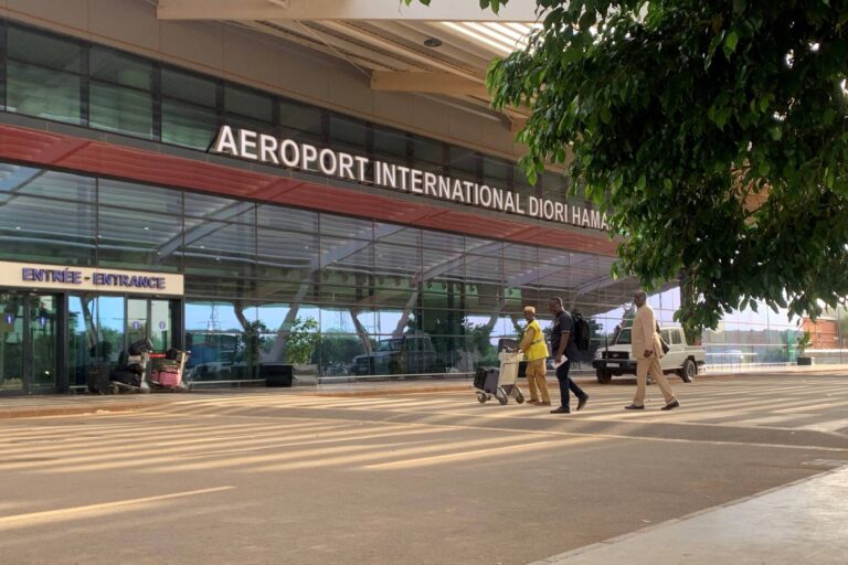 soldados-atacam-aeroporto-em-tentativa-de-golpe-no-niger,-diz-governo-militar