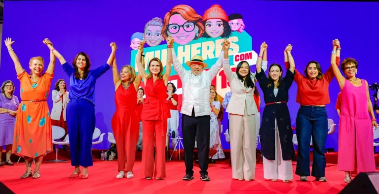 por-que-voces-tem-que-ser-representadas-por-homens?-questiona-lula-em-evento-com-mulheres-em-bh
