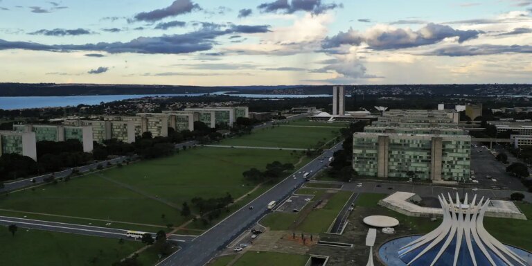 proposta-de-orcamento-para-2027-preve-salario-minimo-de-r$-1.741