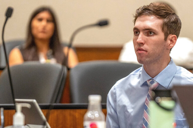 Juiz manda a julgamento acusado de matar Charlie Kirk, abrindo caminho para pena de morte juiz-manda-a-julgamento-acusado-de-matar-charlie-kirk,-abrindo-caminho-para-pena-de-morte