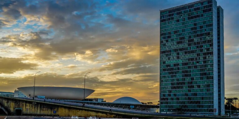 senado:-oposicao-obstrui-e-fim-da-escala-61-nao-vai-a-plenario