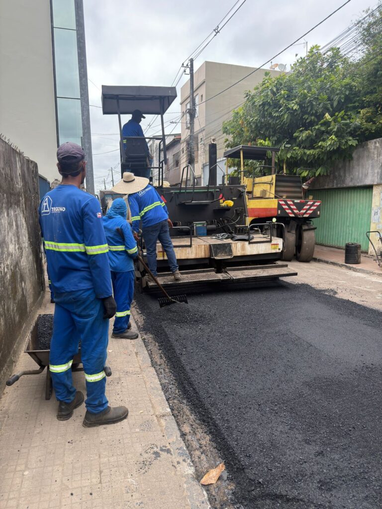 rua-marechal-deodoro-comeca-a-receber-novo-asfalto-apos-antigo-pedido-da-comunidade