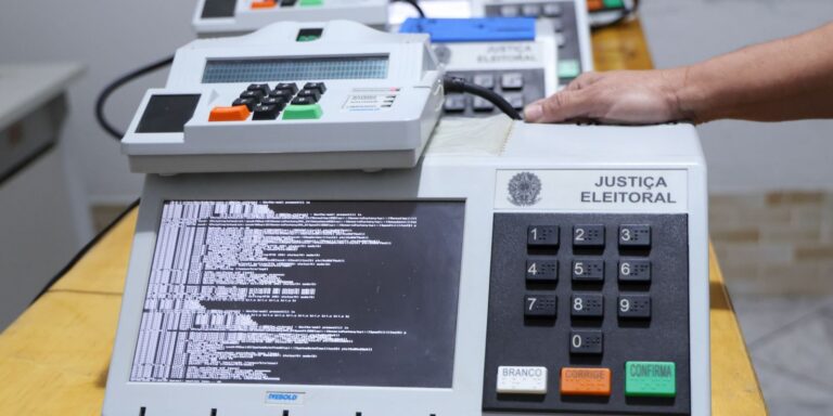 tse-conclui-assinatura-digital-e-lacracao-de-sistemas-das-urnas