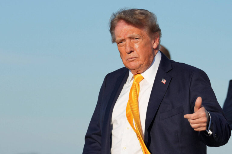 Aprovação de Trump cai para 33%, menor nível já registrado em pesquisa do Financial Times aprovacao-de-trump-cai-para-33%,-menor-nivel-ja-registrado-em-pesquisa-do-financial-times