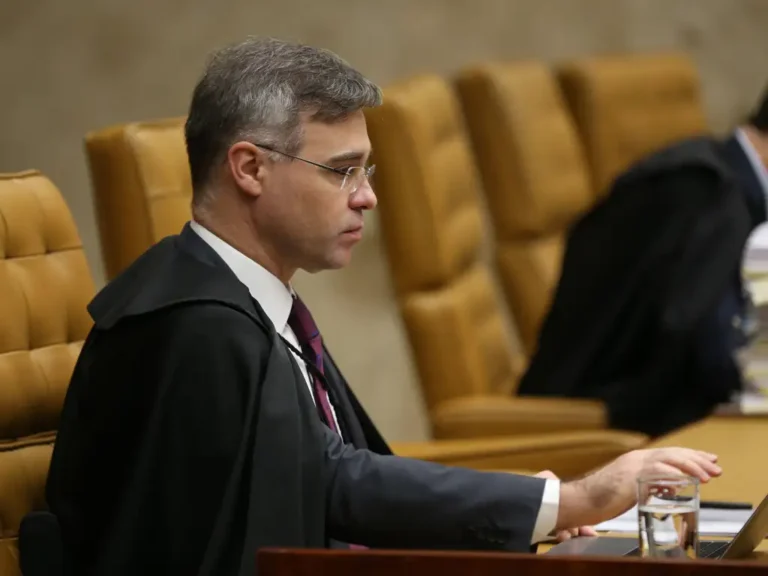 mendonca-libera-para-plenario-relatorio-da-pf-sobre-relacao-entre-moraes-e-vorcaro