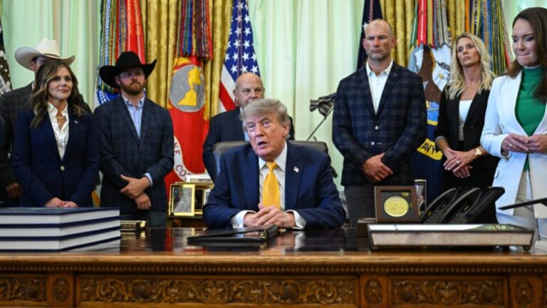 trump-proibe-importacoes-de-concorrente-da-embraer
