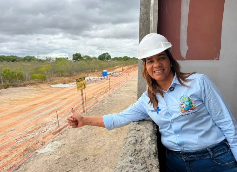 roberta-santana-visita-obras-do-hospital-regional-nesta-quinta-feira-em-valenca