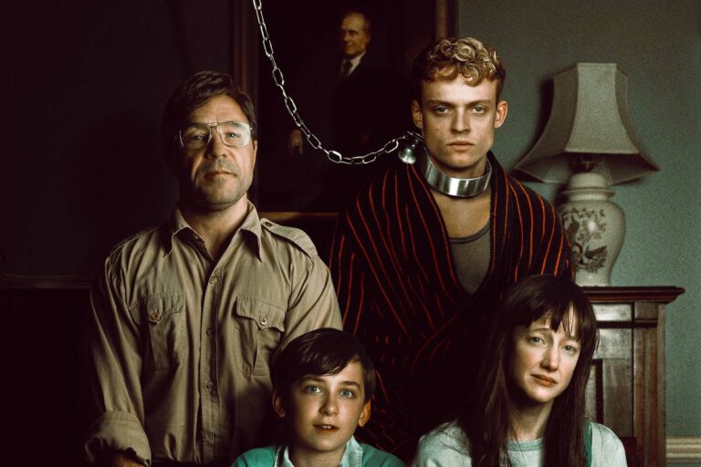 ‘bom-garoto’-e-serie-de-tom-hanks-e-spielberg:-o-que-ver-na-tv-e-no-streaming-sabado