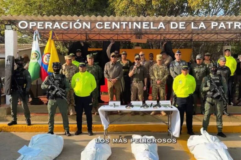 o-que-novo-presidente-da-colombia-pretende-com-polemicas-imagens-caminhando-entre-cadaveres