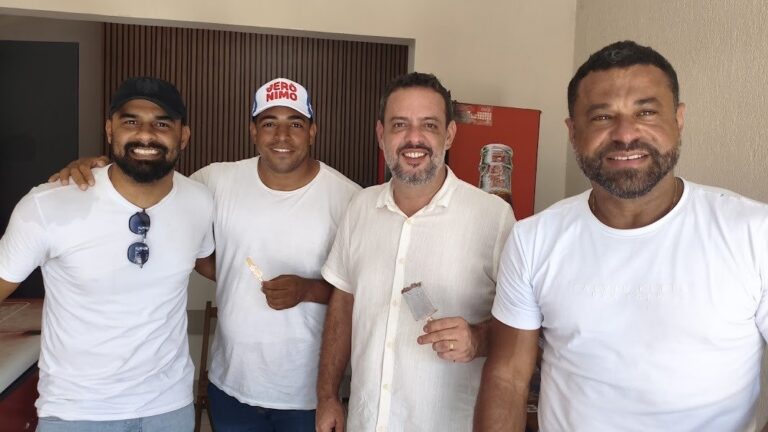 lucas-reis-visita-sorveteria-pelegrini-e-demonstra-confianca-na-vitoria