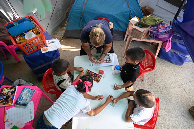 volta-as-aulas-e-marcada-pelo-medo-em-regiao-devastada-por-terremotos-na-venezuela
