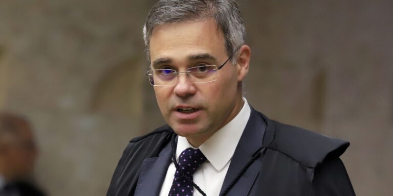 Mendonça rejeita ação contra reajuste do Bolsa Família mendonca-rejeita-acao-contra-reajuste-do-bolsa-familia