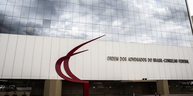 Lei que amplia cargos da diretoria da OAB é sancionada lei-que-amplia-cargos-da-diretoria-da-oab-e-sancionada