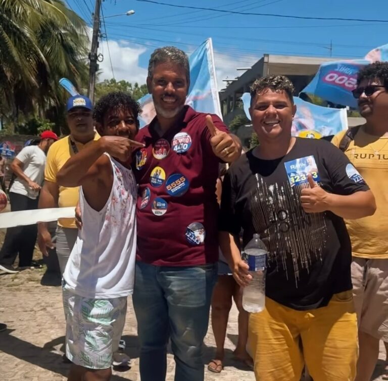 rafa-passa-pela-bolivia-e-mostra-uma-campanha-que-chama-atencao-pelo-corpo-a-corpo