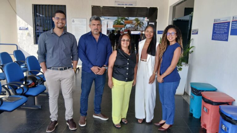 turma-gama-grupo-02-de-direito-da-faesb-realiza-visita-tecnica-ao-forum-da-comarca-de-valenca