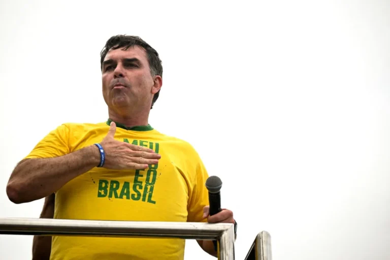 governo-lula-rechaca-pedido-de-flavio-bolsonaro-para-prender-servidor-por-publicacao-no-x