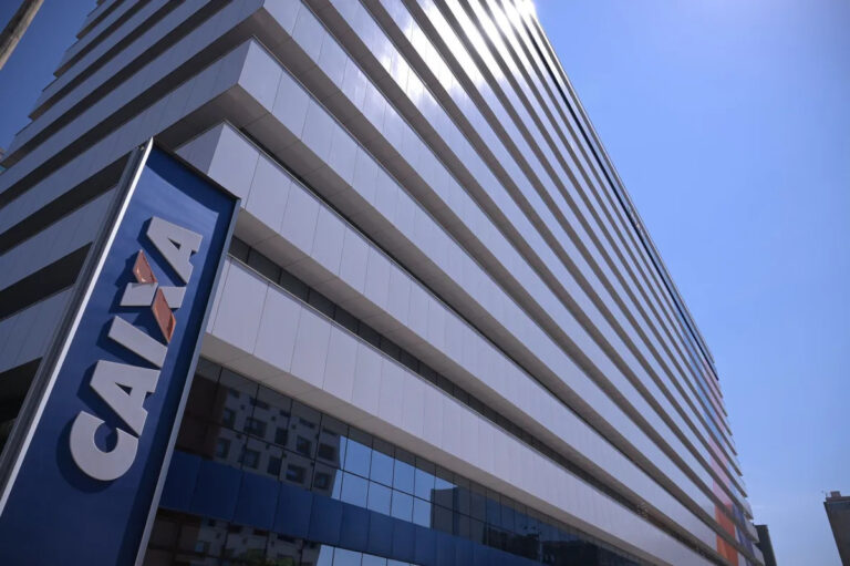 greve-da-caixa-chega-ao-fim-apos-decisao-do-tst;-agencias-reabrem-nesta-quarta