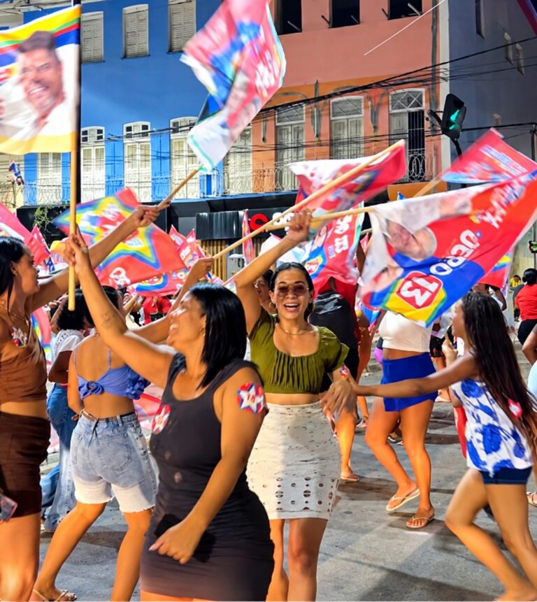 praca-da-republica-vira-festa-com-apoiadores-do-time-de-medrado