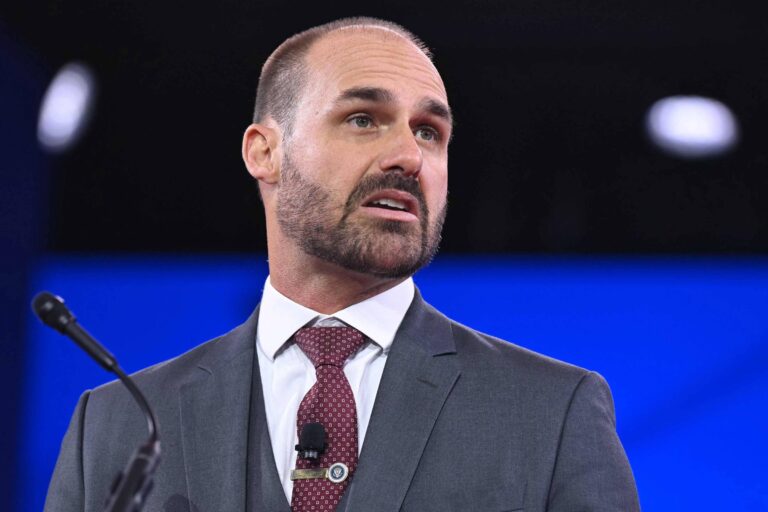 eduardo-bolsonaro-insinua-que-sera-chanceler-de-flavio