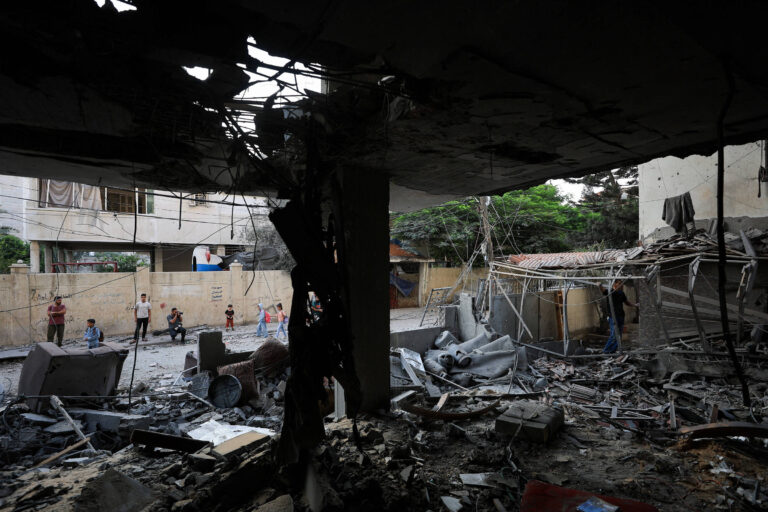 ataque-de-israel-mata-cinco-pessoas-e-destroi-predio-residencial-em-gaza