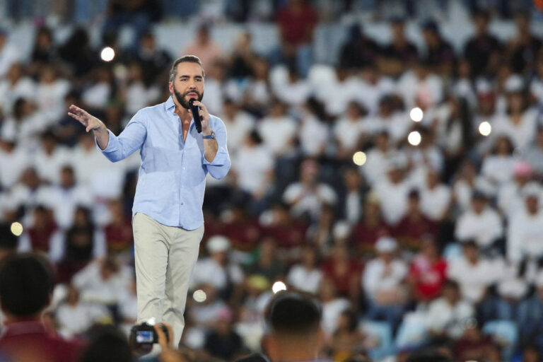 alem-da-guinada-a-direita:-o-que-as-pesquisas-revelam-sobre-a-democracia-na-america-latina