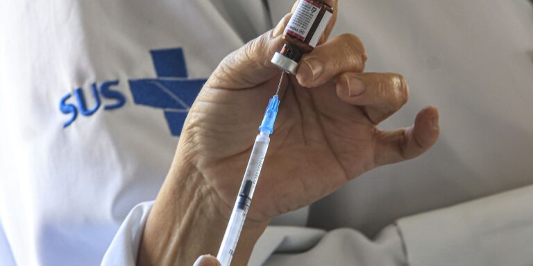 meningite:-quatro-cidades-do-rio-ofertam-vacina-a-pessoas-ate-24-anos