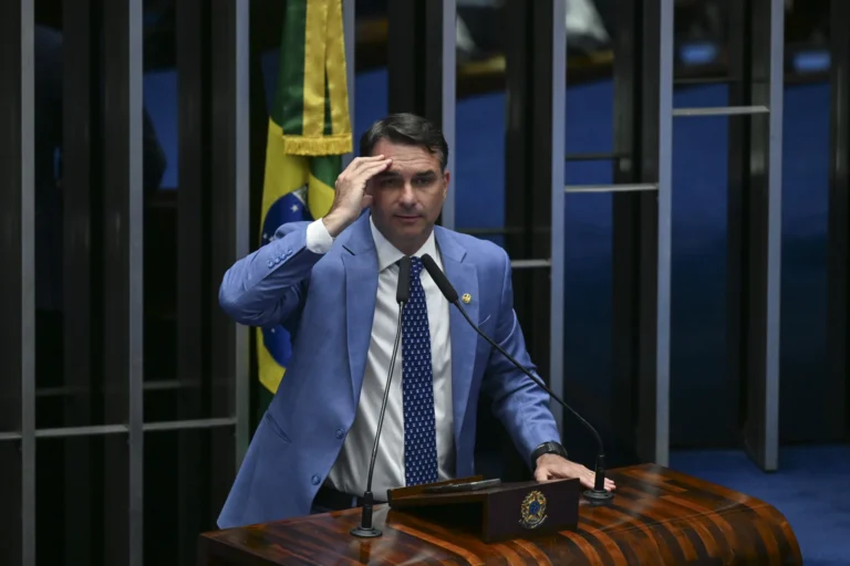 papo-de-balcao:-voce-e-dono-de-bar-e-vai-votar-no-flavio-bolsonaro?